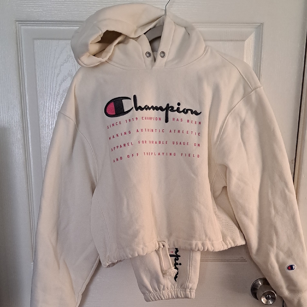 Champion Off-White Pullover Hoodie With Pants